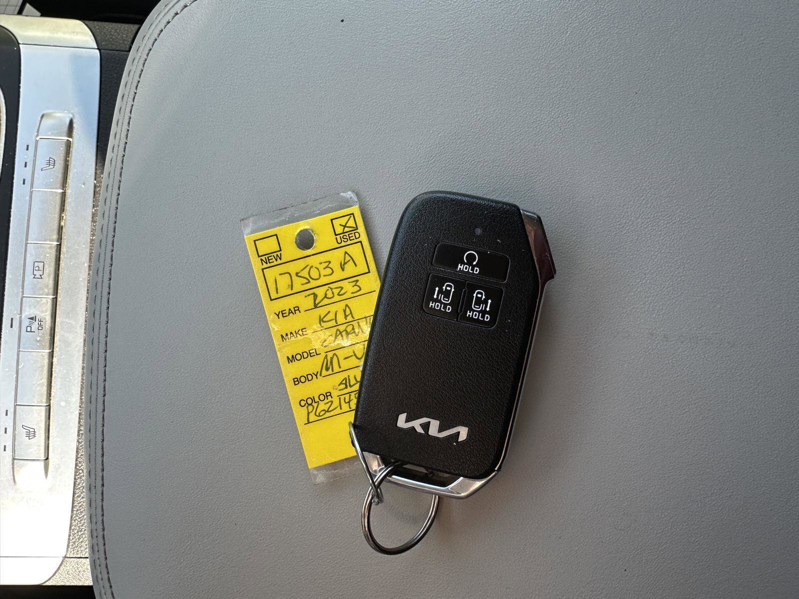 Used 2023 Kia Carnival LX w/ Paint Protection Package image 25