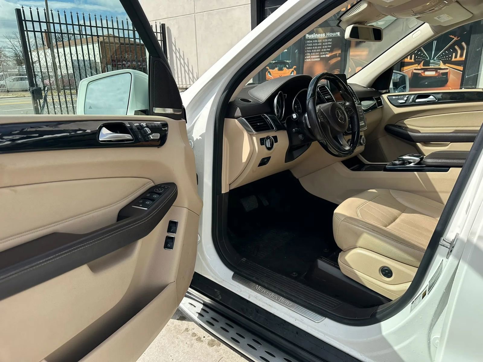 Used 2017 Mercedes-Benz GLS 450 4MATIC image 9