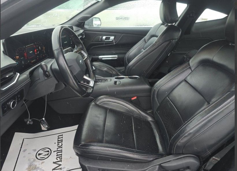 Used 2024 Ford Mustang Premium image 3