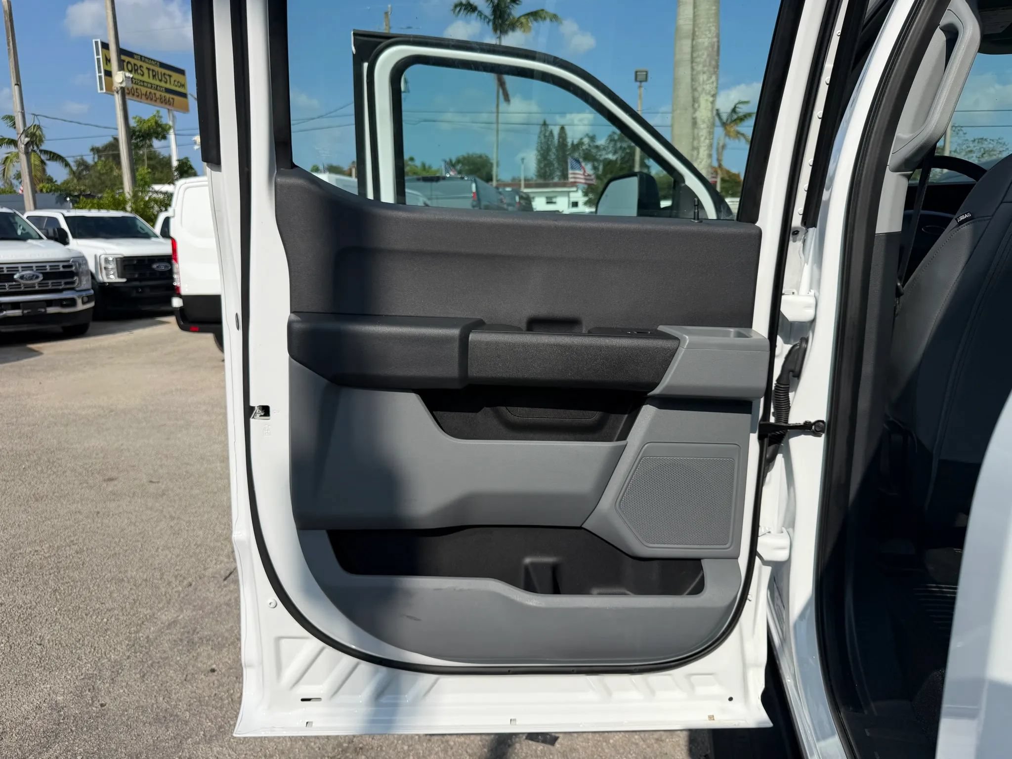 Used 2024 Ford F350 XL AWD/4WD image 13