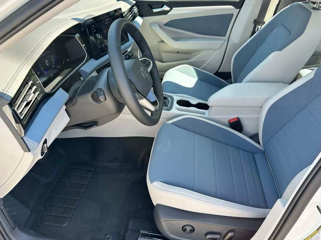 New 2026 Volkswagen Jetta SE FWD image 6