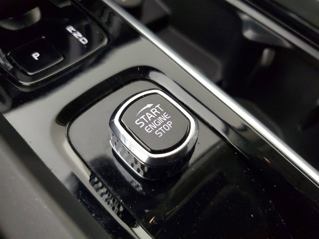 Certified 2023 Volvo XC60 B5 Plus w/ Protection Package Premier image 35