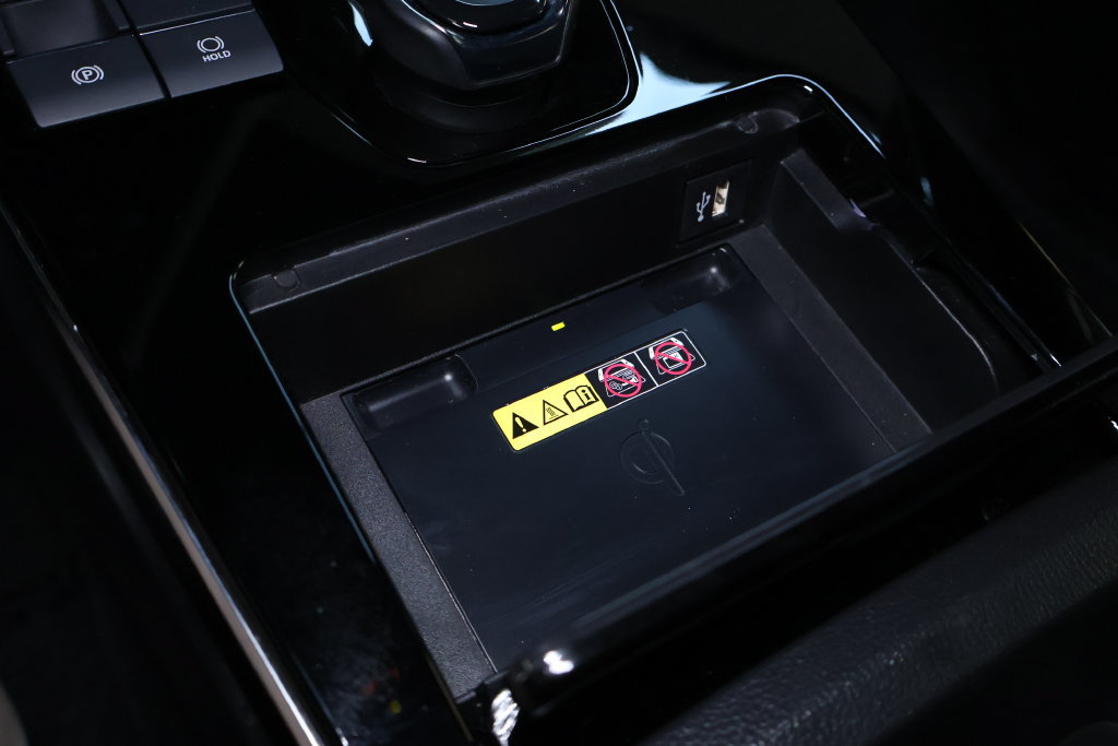 Used 2023 Subaru Solterra AWD image 35