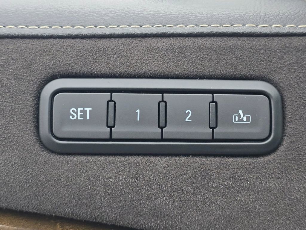 Used 2018 Cadillac Escalade Luxury image 27