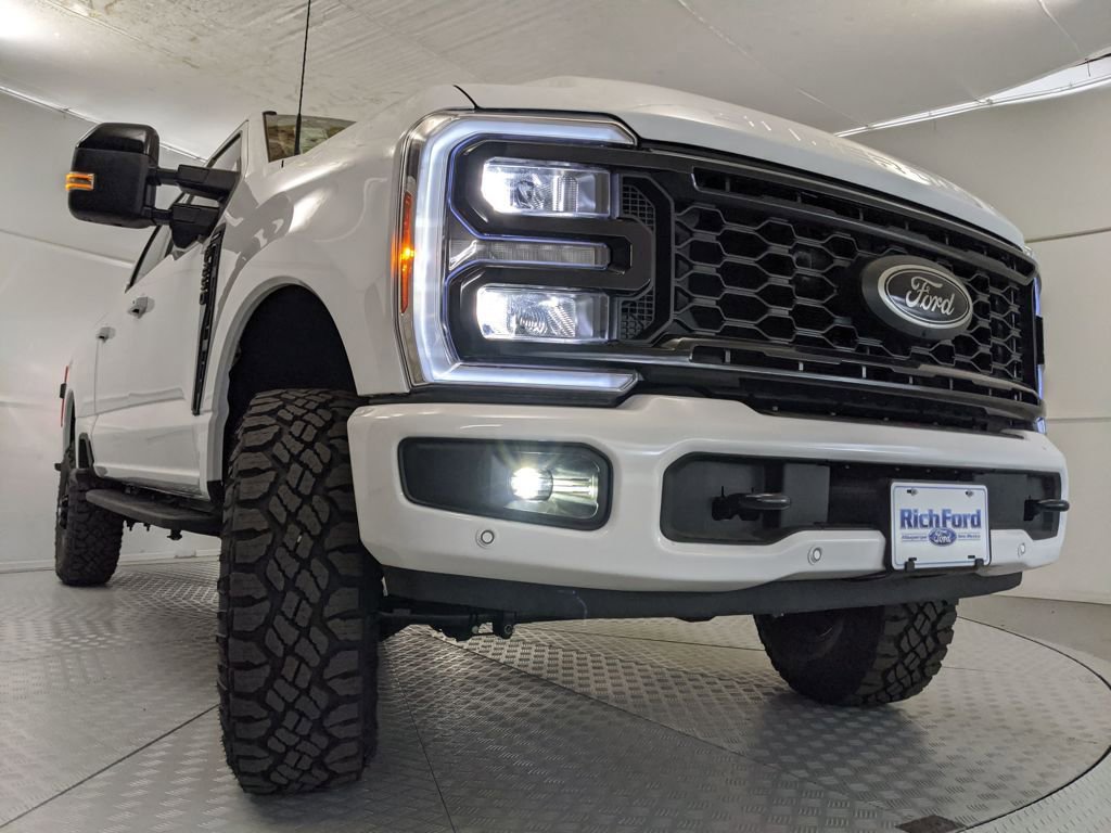New 2025 Ford F250 Lariat w/ Lariat Ultimate Package image 29
