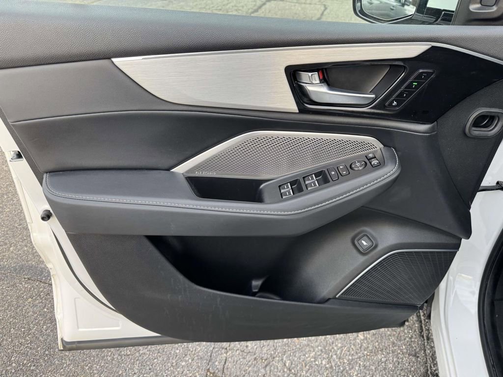 Certified 2023 Acura MDX SH-AWD w/ Technology Package image 15