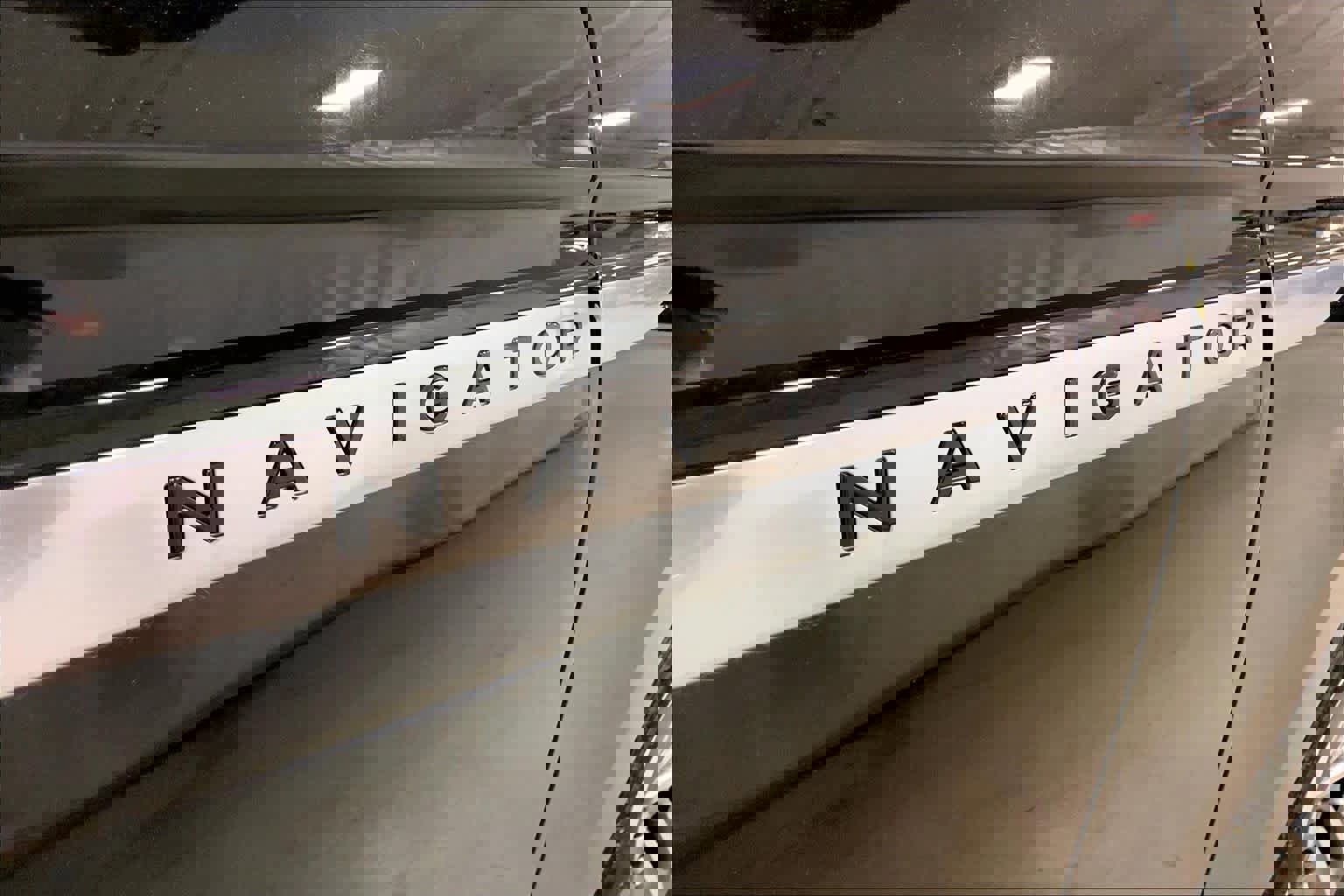 Used 2025 Lincoln Navigator Reserve image 9