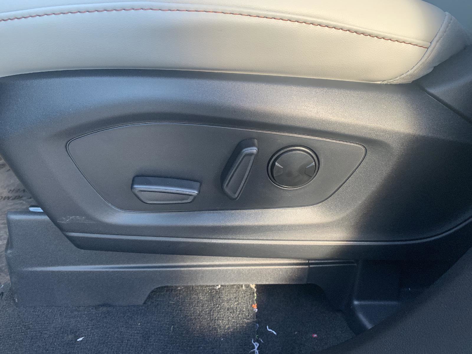 New 2025 Ford Explorer Active w/ Active Comfort Package image 11