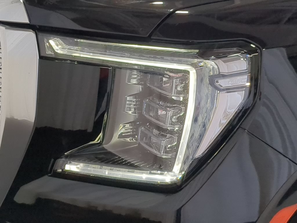 Used 2023 GMC Yukon Denali AWD/4WD image 14
