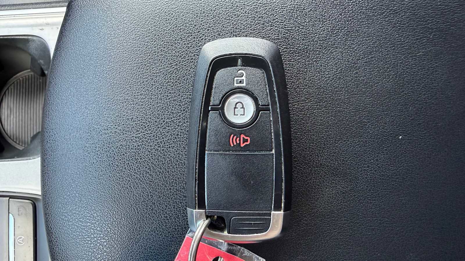 Used 2023 Ford Edge SEL image 31