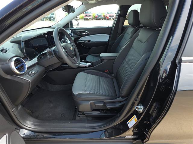 Used 2026 Chevrolet Trax LT FWD image 9