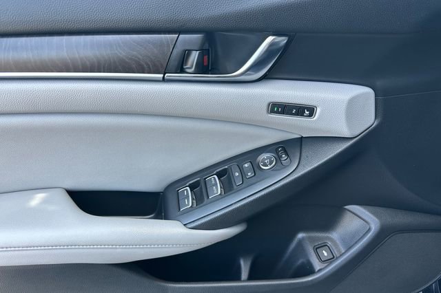 Used 2020 Honda Accord Touring image 12