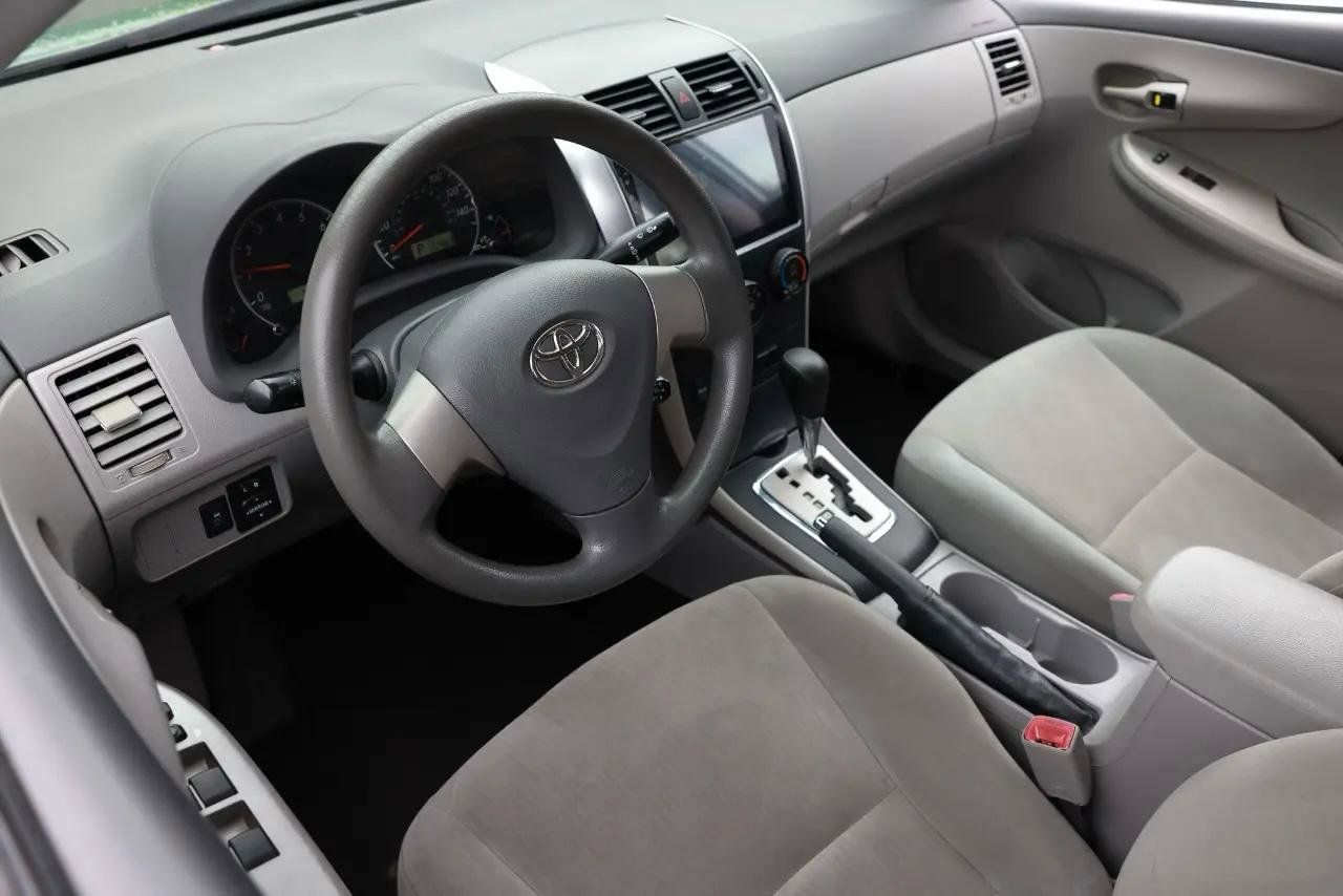 Used 2010 Toyota Corolla LE FWD image 4
