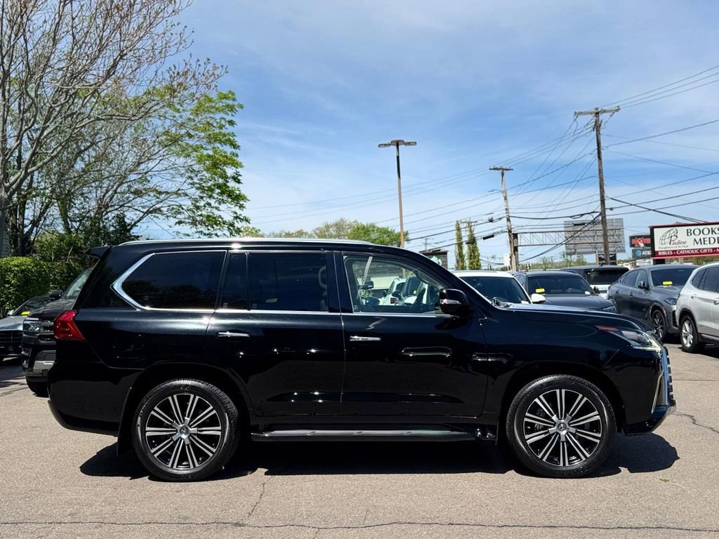 Used 2021 Lexus LX 570 4WD w/ Luxury Package image 7