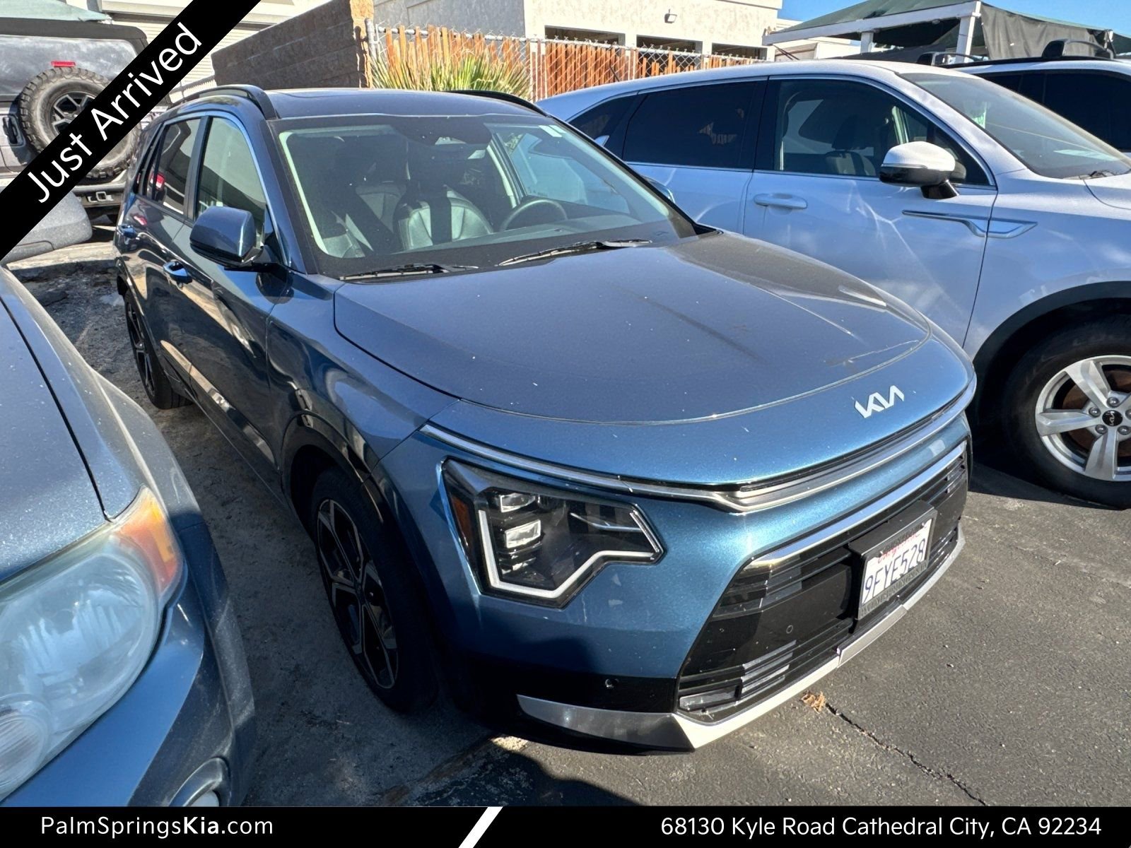 Used 2023 Kia Niro SX Touring image 1