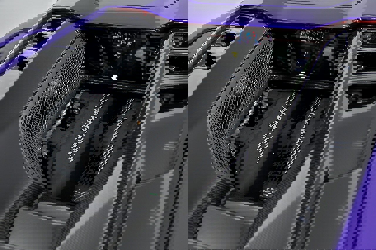 Used 2024 Lamborghini Revuelto image 22