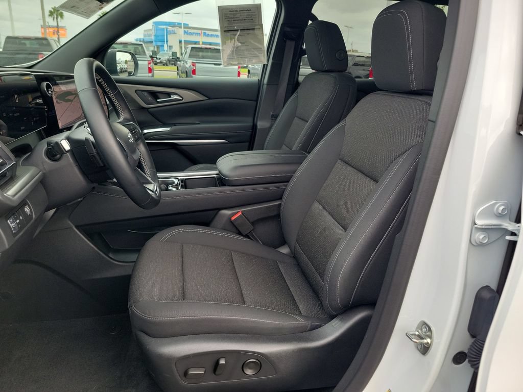 Used 2026 Chevrolet Traverse LT w/ Midnight/Sport Edition FWD image 19