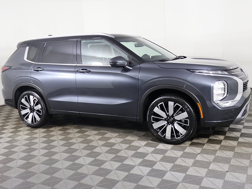New 2025 Mitsubishi Outlander SEL image 23