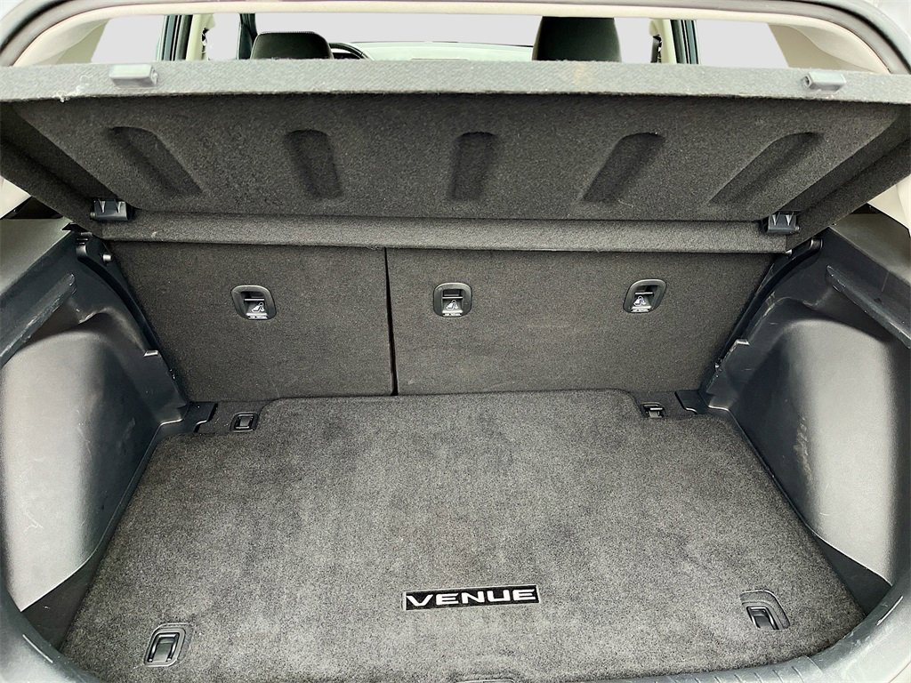 Used 2024 Hyundai Venue SEL image 26
