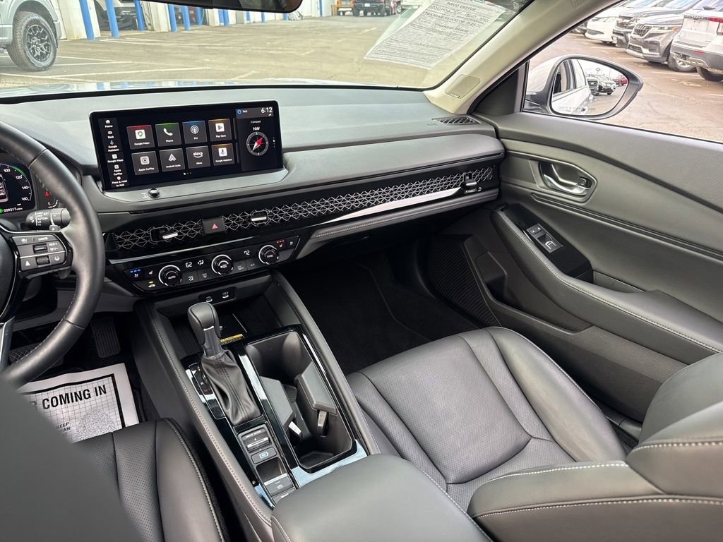 Used 2025 Honda Accord Touring image 11