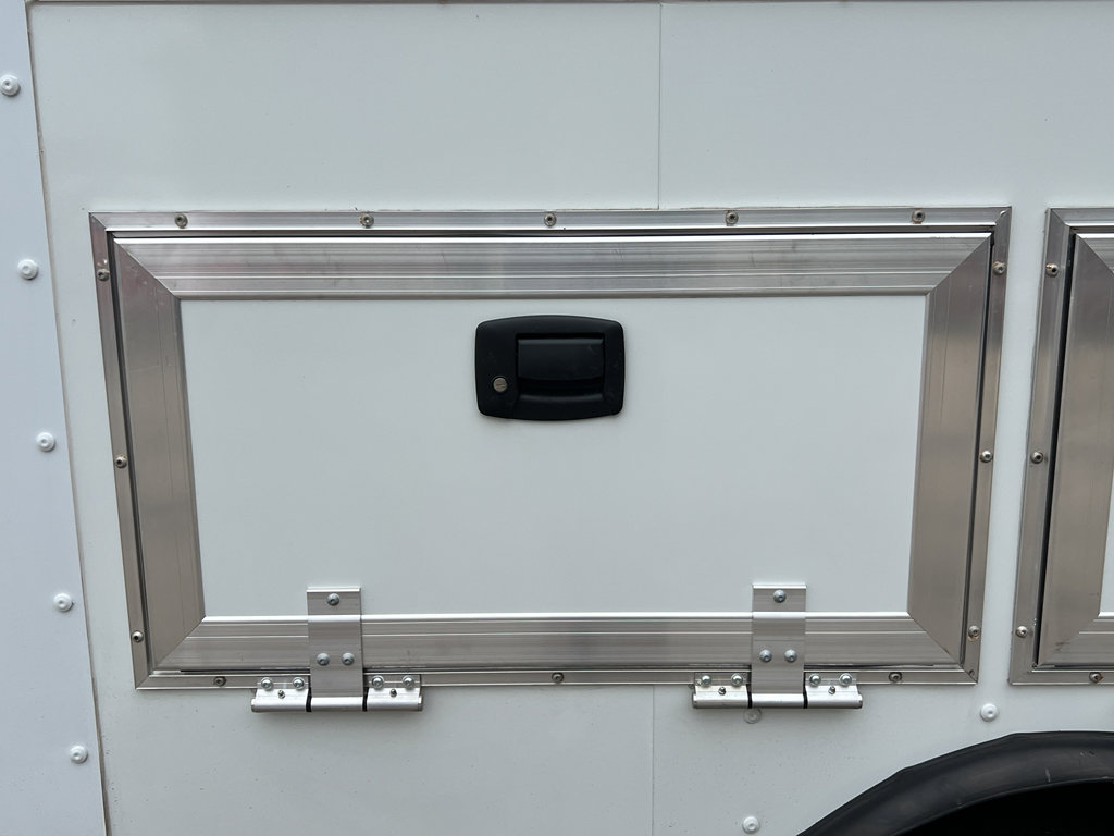 New 2026 Ford E-450 and Econoline 450 Super Duty w/ Power Equipment Group image 32