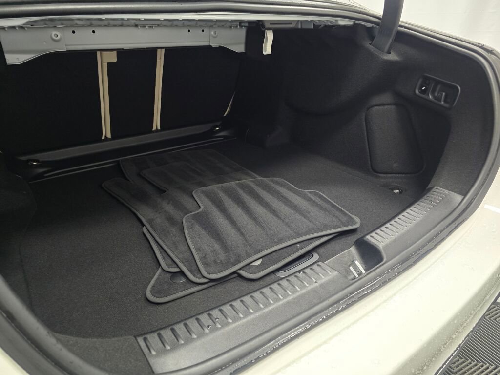 Used 2024 Mercedes-Benz E 350 4MATIC Sedan image 21