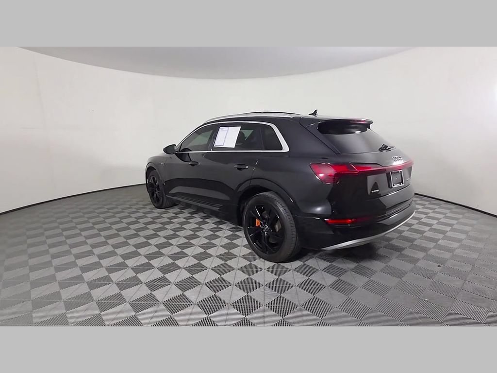 Used 2022 Audi e-tron Premium AWD/4WD image 42