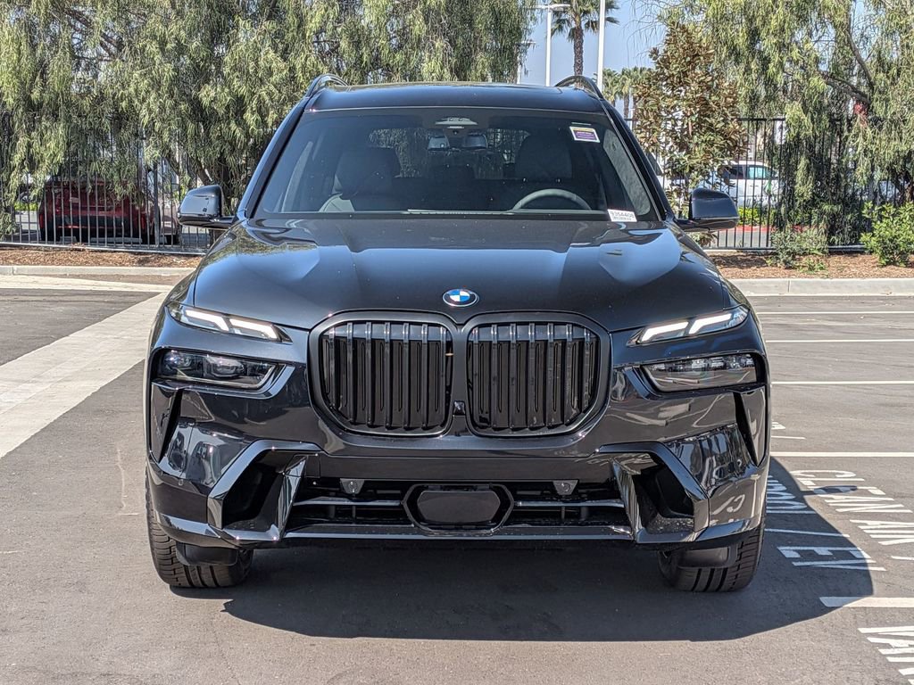New 2026 BMW X7 xDrive40i w/ M Sport Package AWD/4WD image 4