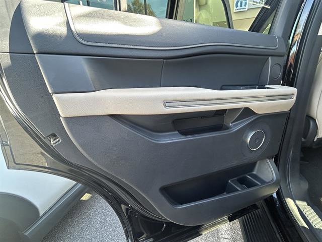Used 2024 Ford Expedition Limited image 23