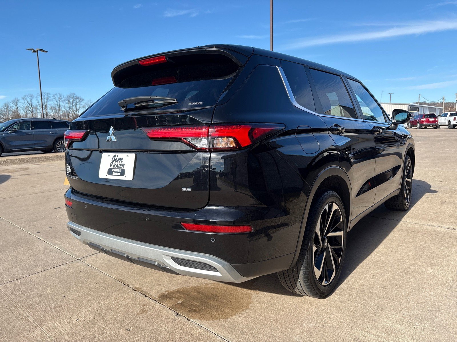 Used 2024 Mitsubishi Outlander SE image 9