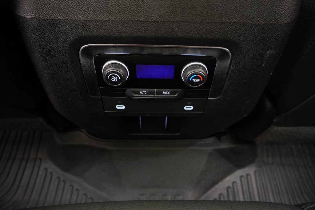 Used 2022 Chevrolet Tahoe LT AWD/4WD image 32