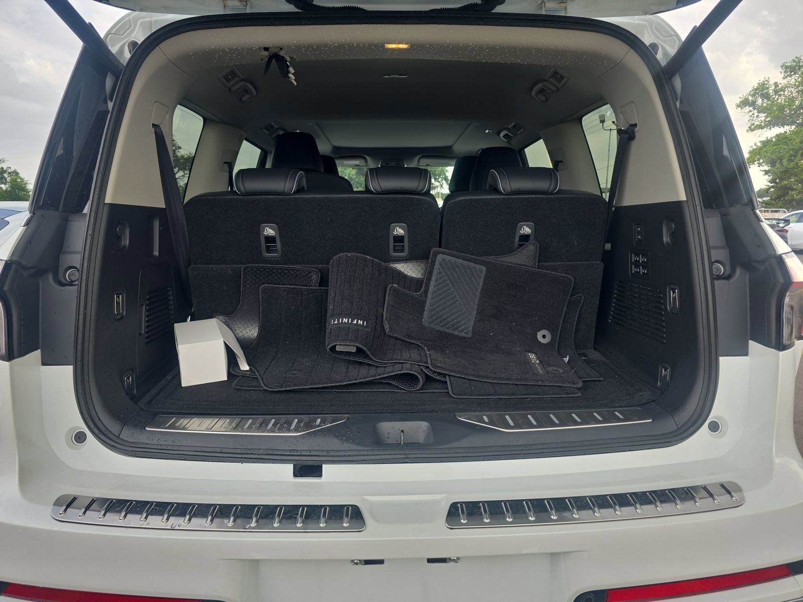 Used 2025 INFINITI QX80 Luxe w/ Exterior Package image 23