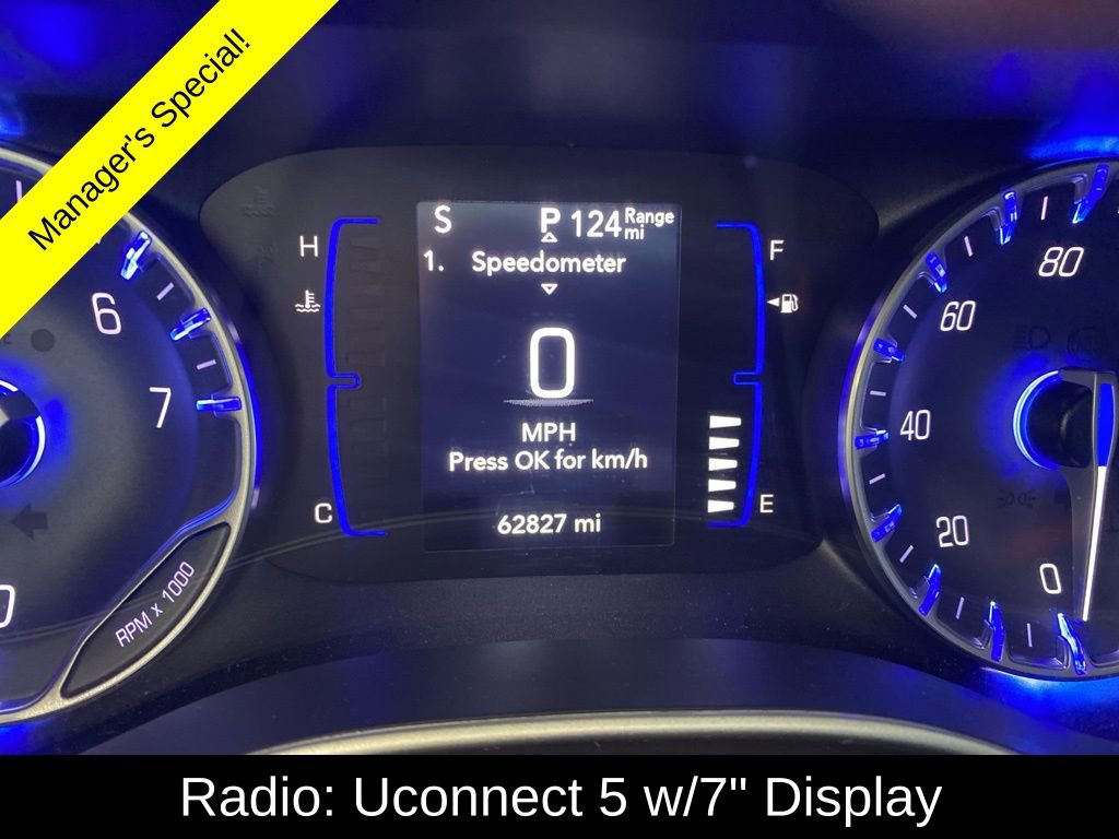 Used 2023 Chrysler Voyager LX FWD image 4