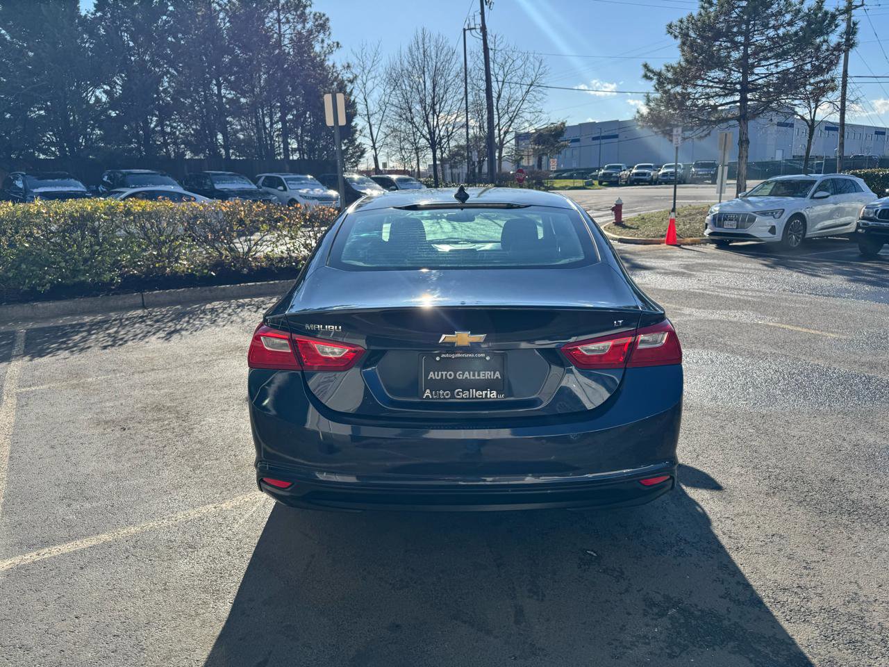 Used 2017 Chevrolet Malibu LT w/ Leather Package image 5