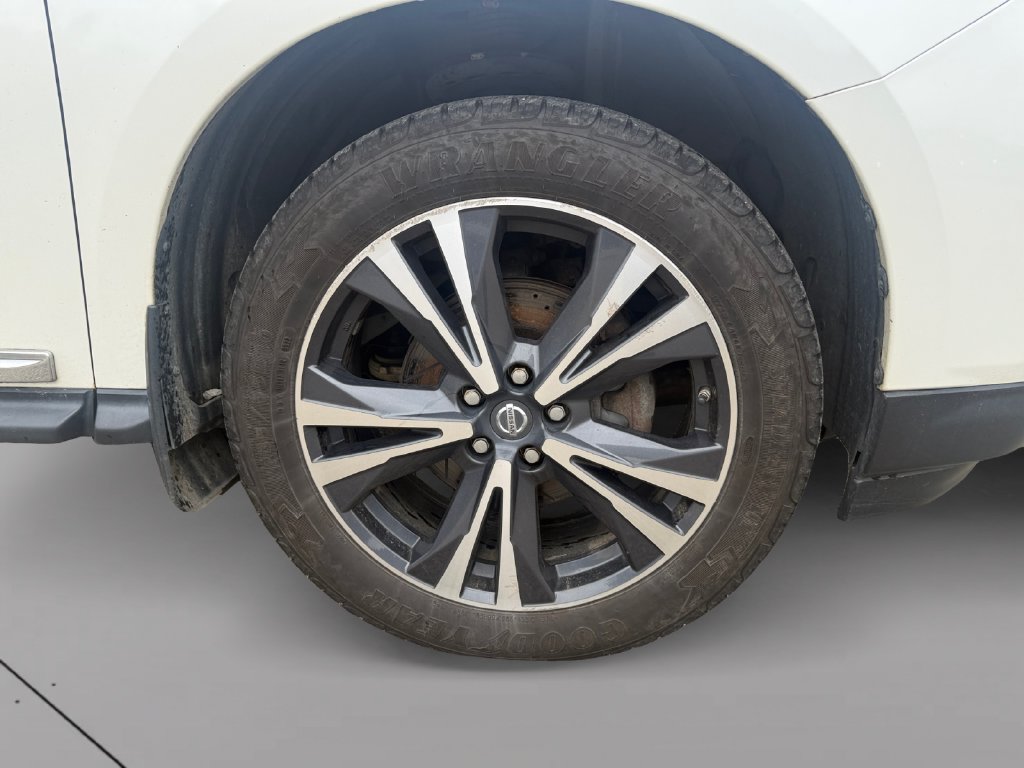 Used 2017 Nissan Pathfinder Platinum AWD/4WD image 9