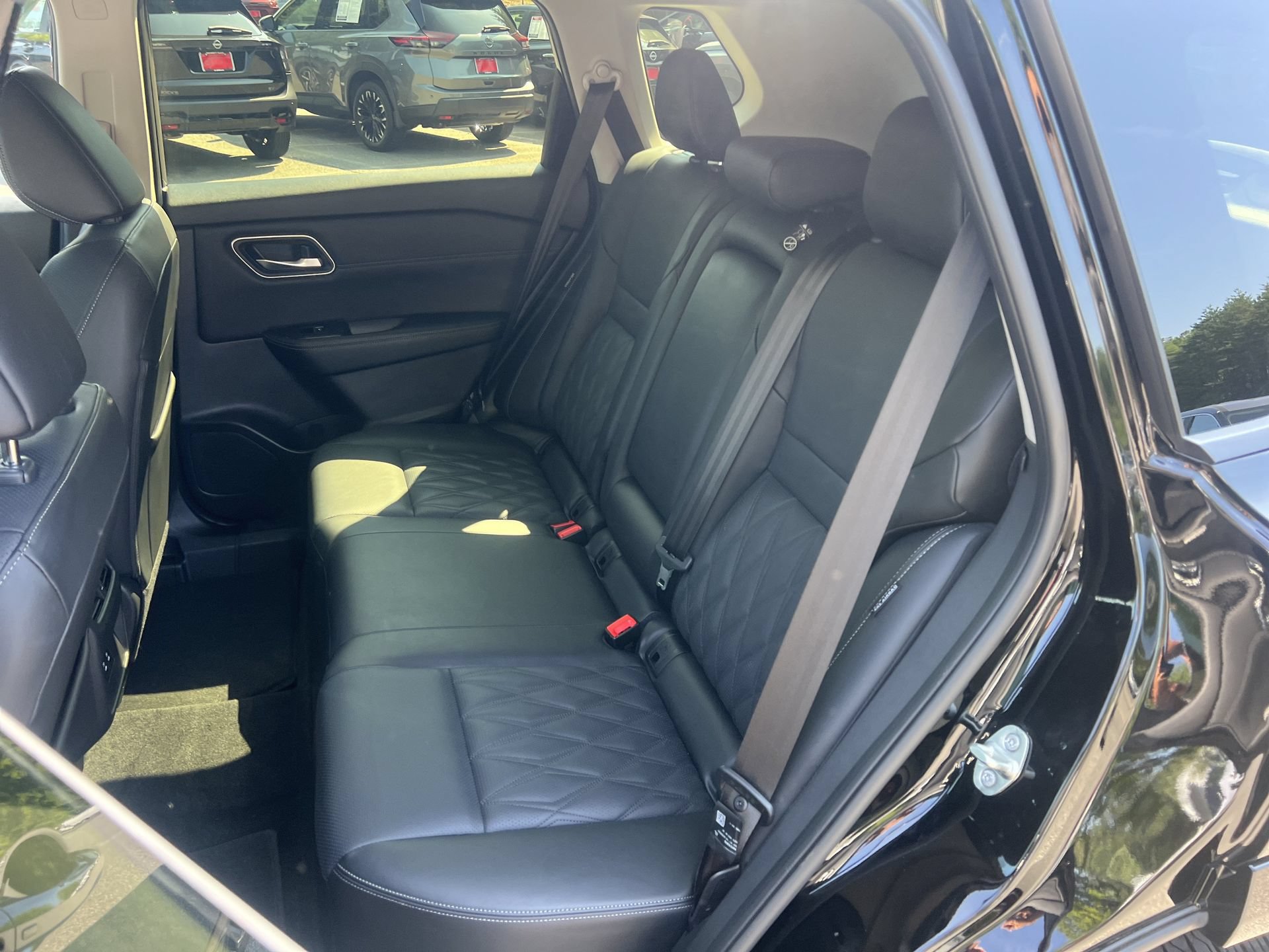 Certified 2025 Nissan Rogue Platinum FWD image 20