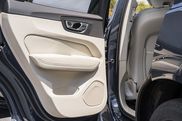 New 2026 Volvo XC60 B5 Ultra w/ Climate Package image 32