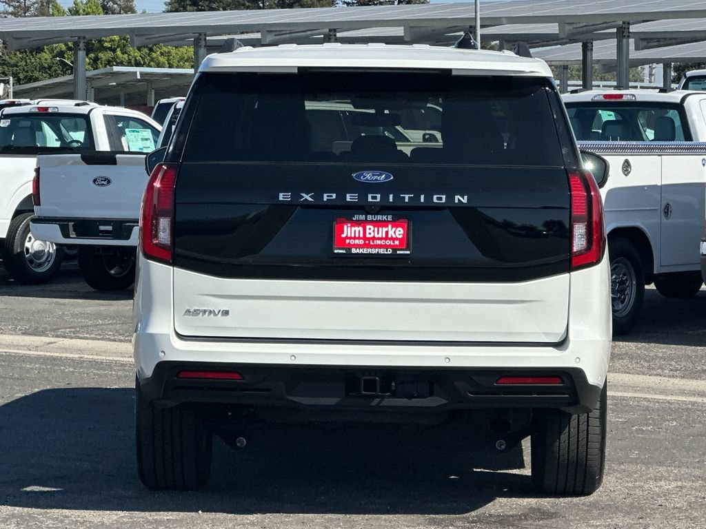Certified 2025 Ford Expedition Active RWD image 4