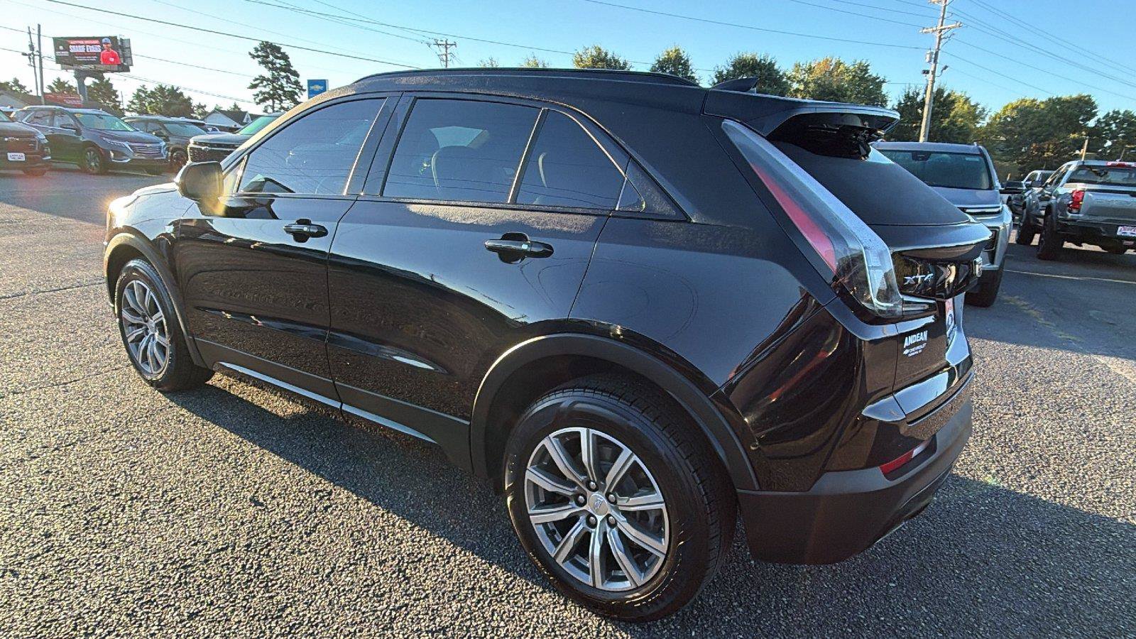 Used 2020 Cadillac XT4 Sport w/ Cold Weather Package FWD image 11