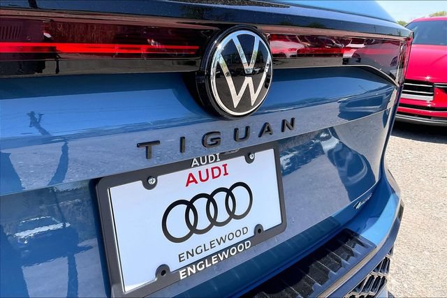 Used 2025 Volkswagen Tiguan SE R-Line AWD/4WD image 8