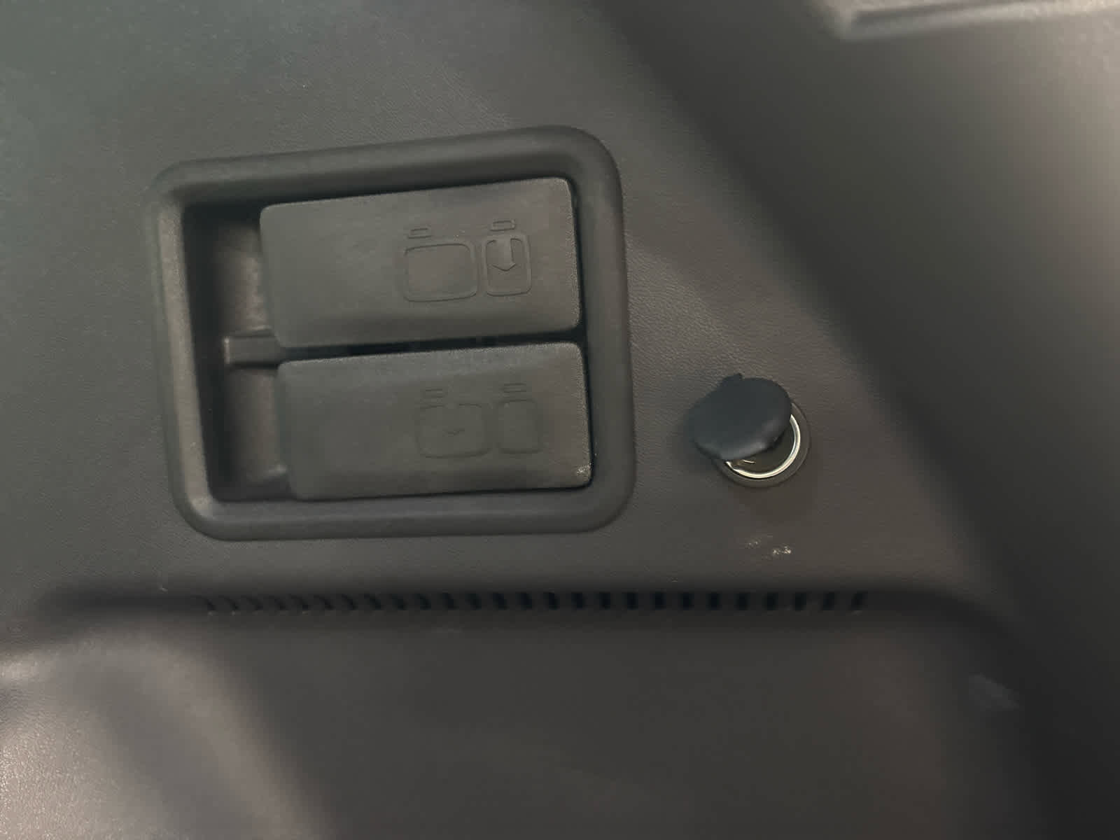Used 2023 Chevrolet Equinox Premier FWD image 10