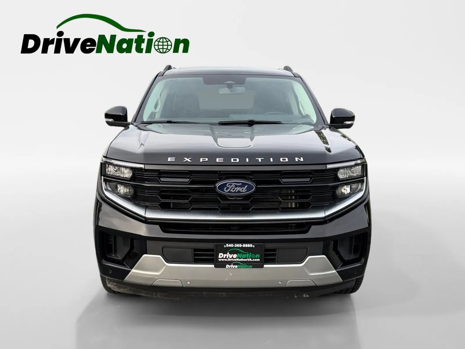 Used 2026 Ford Expedition Platinum w/ Driver's Package AWD/4WD image 2