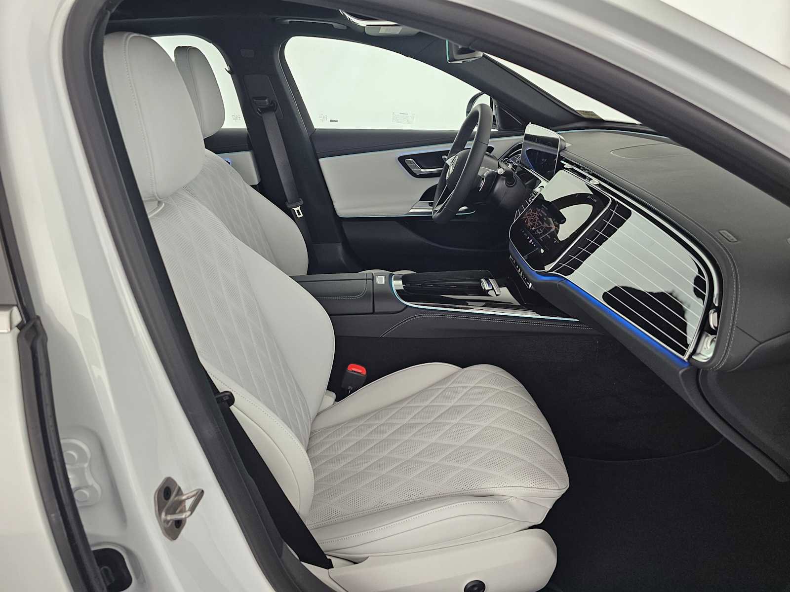 New 2026 Mercedes-Benz E 450 4MATIC Sedan image 10