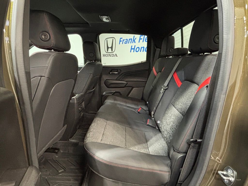 Used 2023 Chevrolet Colorado Z71 AWD/4WD image 10