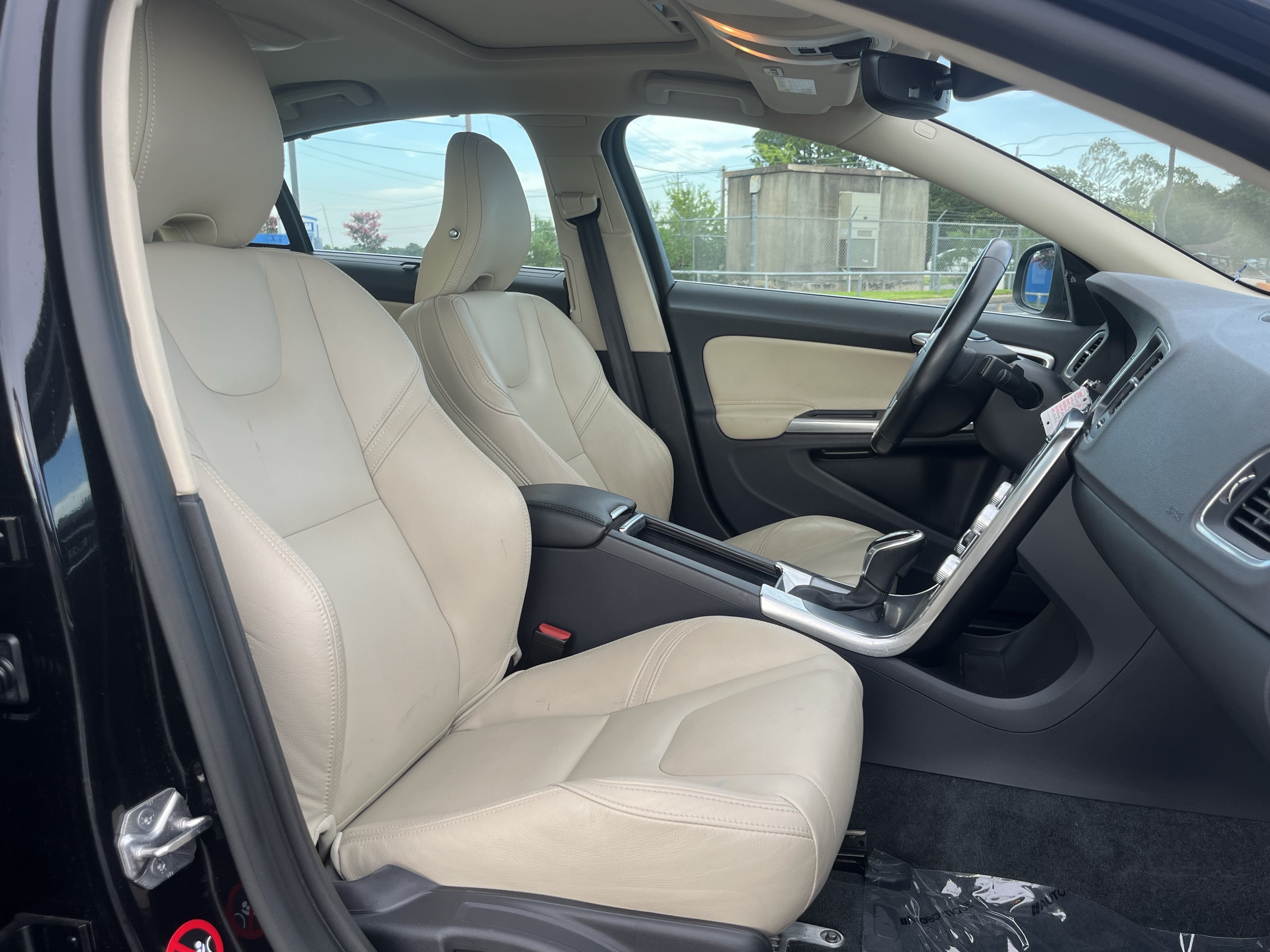Used 2017 Volvo S60 T5 Inscription Platinum w/ Climate Package AWD/4WD image 29