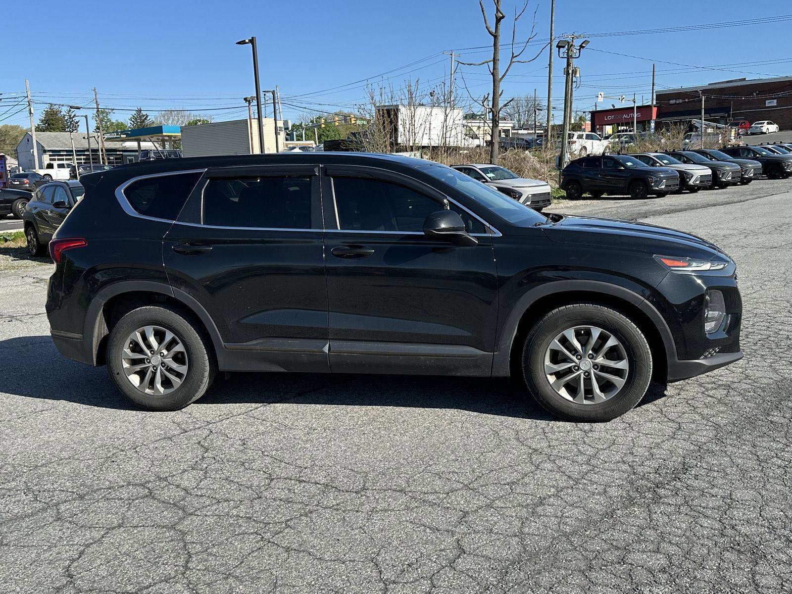 Used 2019 Hyundai Santa Fe SE AWD/4WD image 9