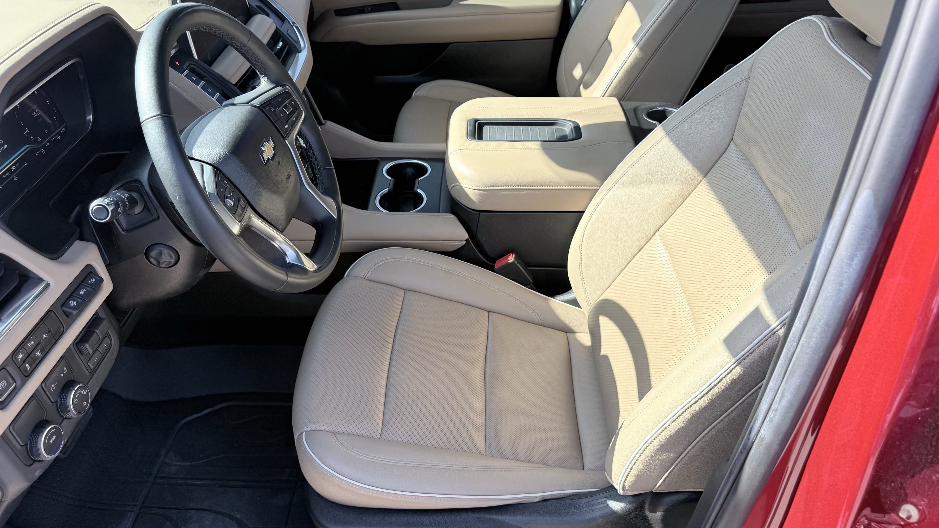 Used 2023 Chevrolet Tahoe Premier w/ Premium Package RWD image 25