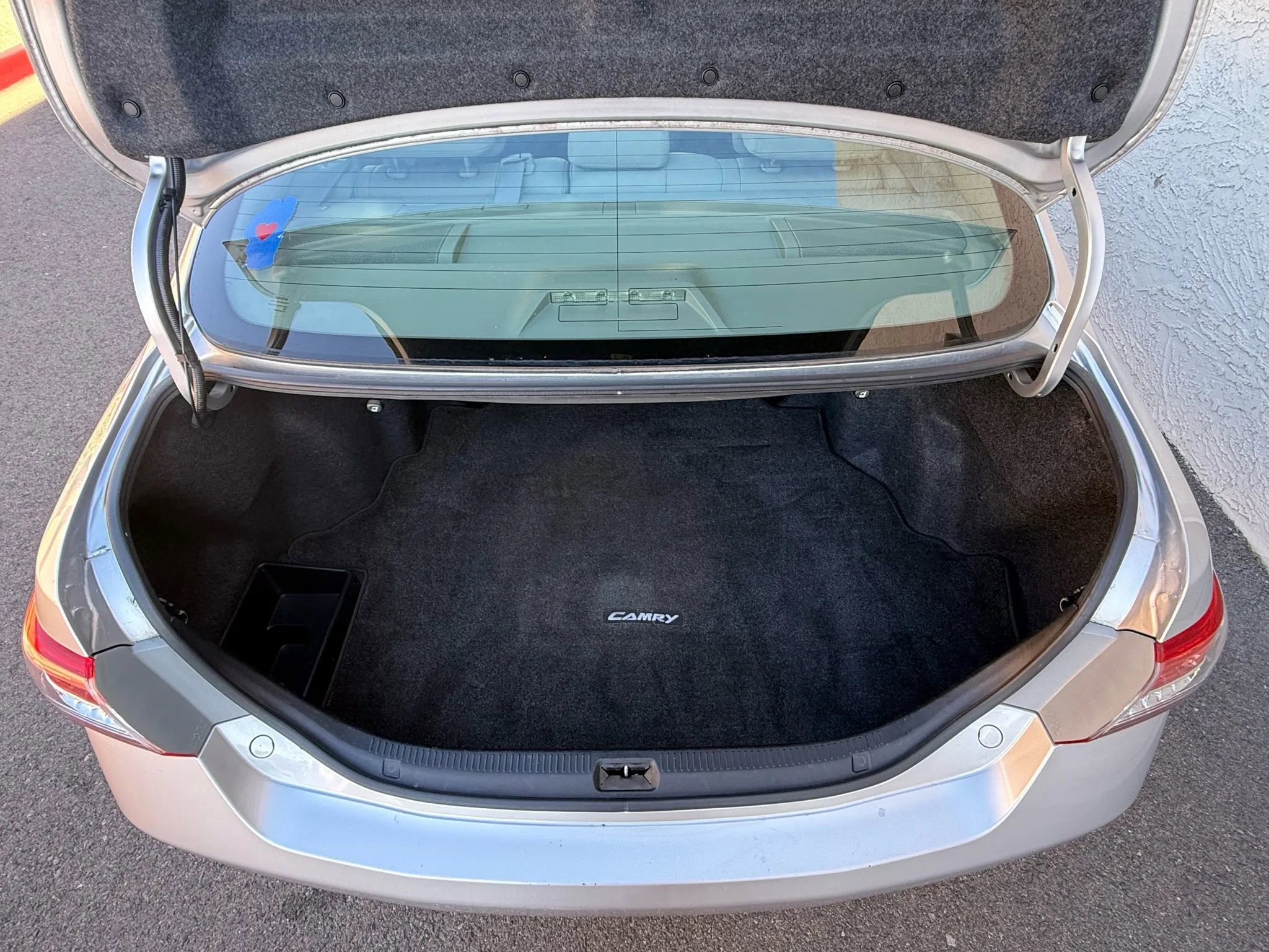 Used 2010 Toyota Camry LE image 12