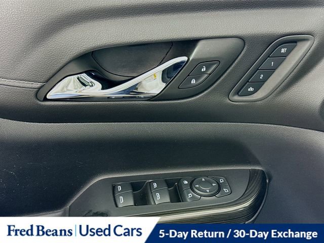 Used 2023 GMC Acadia SLT w/ Elevation Edition image 20