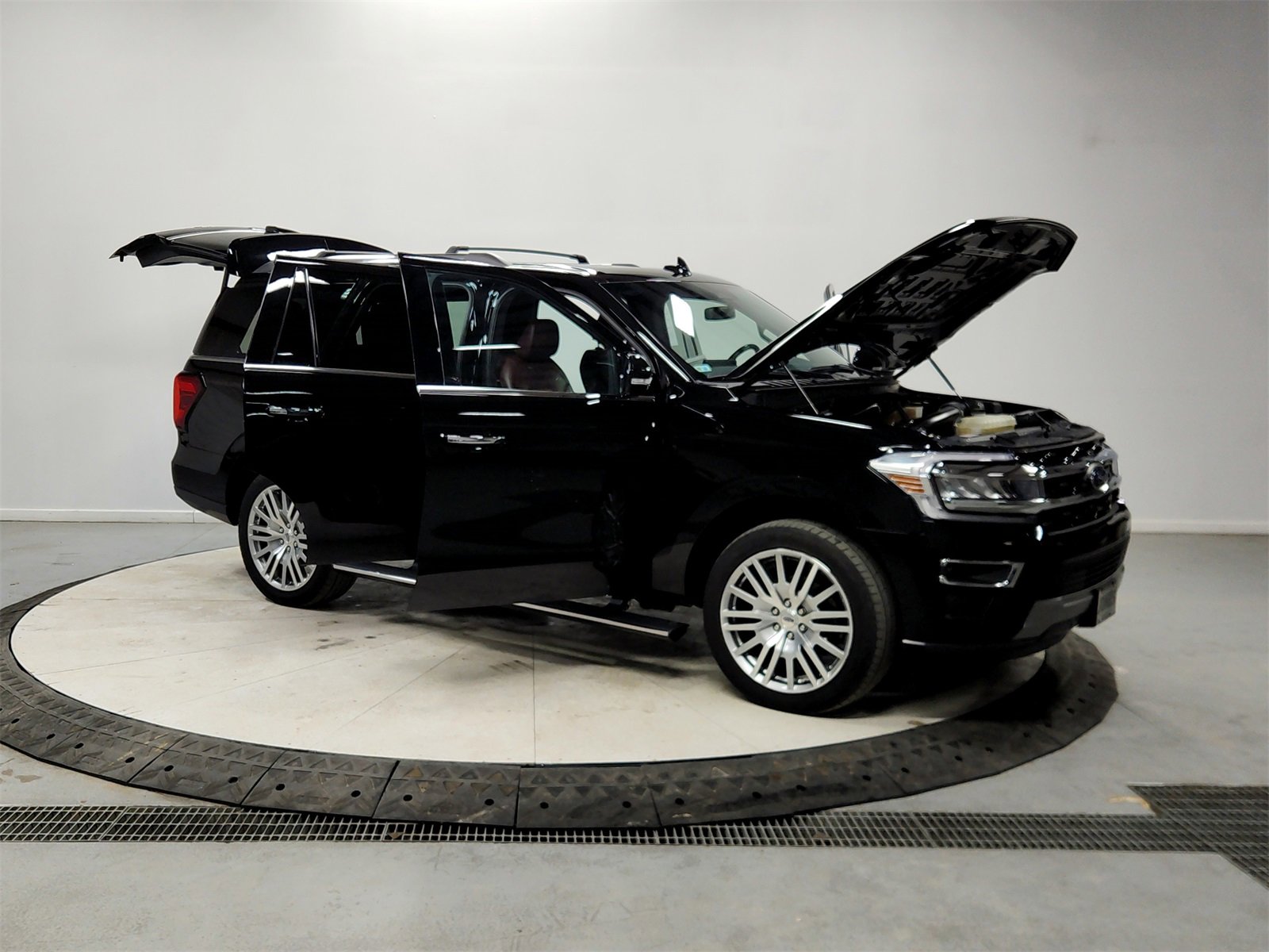 Used 2024 Ford Expedition Limited image 9